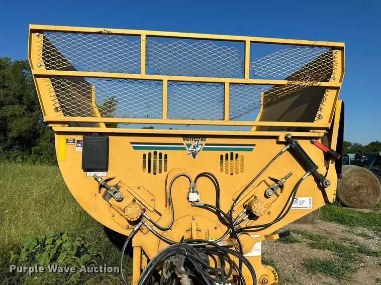 image for item DS2184 2004 Vermeer BP7000  bale processor