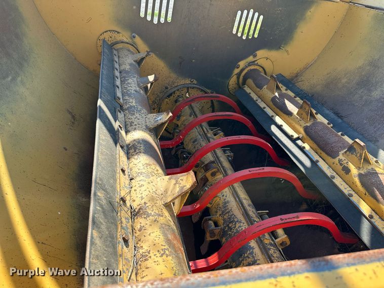 image for item DS2184 2004 Vermeer BP7000  bale processor