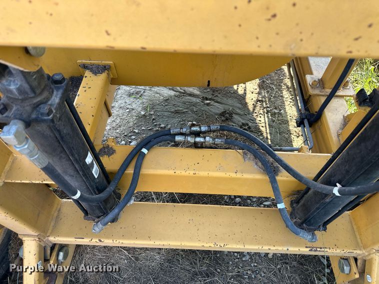 image for item DS2184 2004 Vermeer BP7000  bale processor