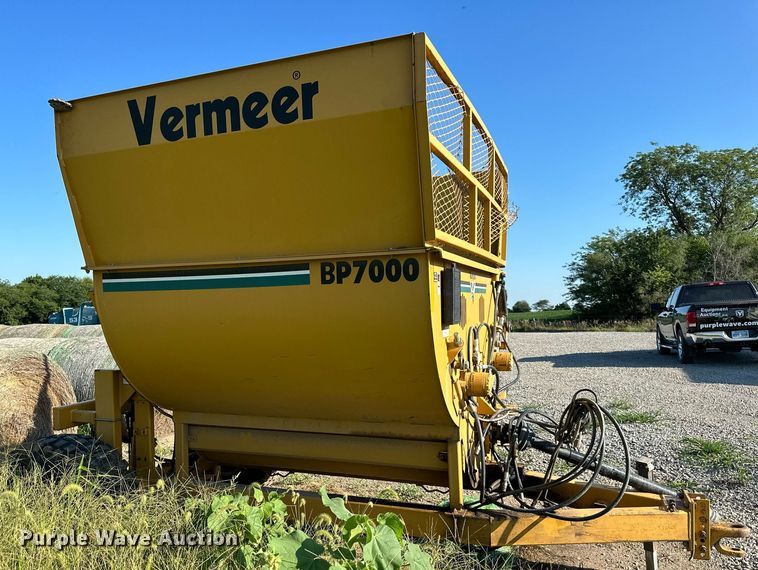 image for item DS2184 2004 Vermeer BP7000  bale processor