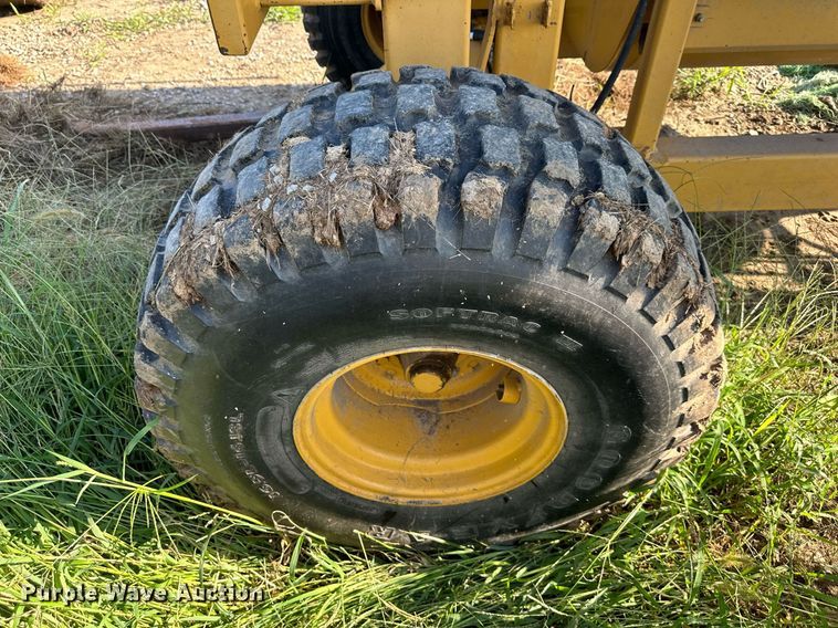 image for item DS2184 2004 Vermeer BP7000  bale processor