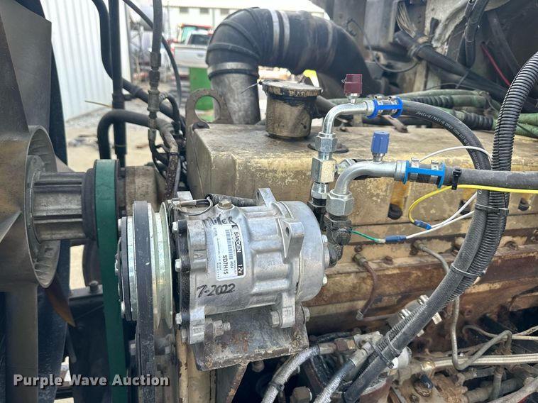 image for item DS2213 1986 Freightliner FLC  grain truck