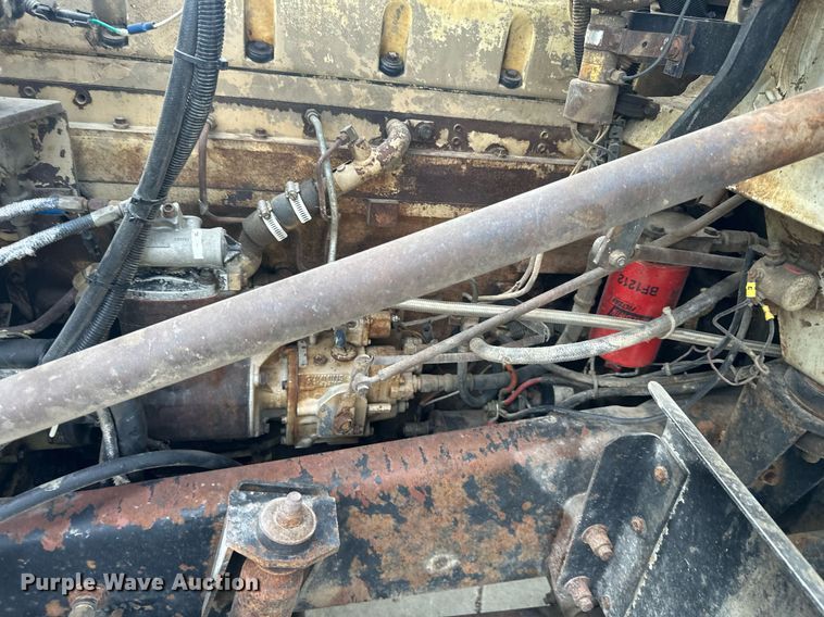 image for item DS2213 1986 Freightliner FLC  grain truck