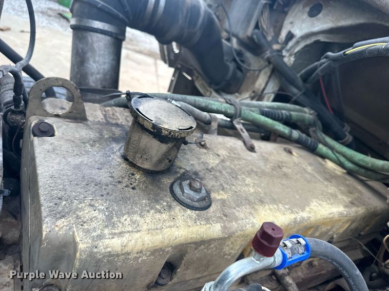 image for item DS2213 1986 Freightliner FLC  grain truck