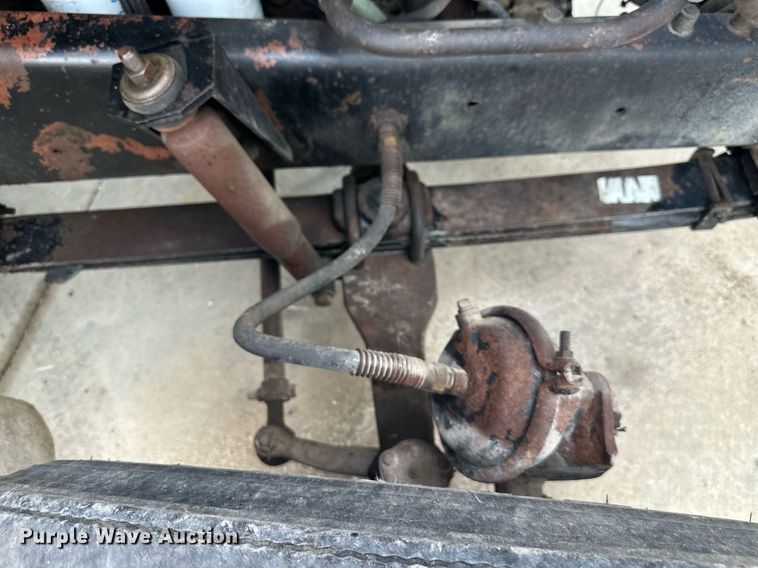 image for item DS2213 1986 Freightliner FLC  grain truck