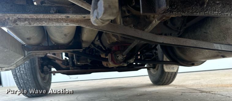 image for item DS2213 1986 Freightliner FLC  grain truck