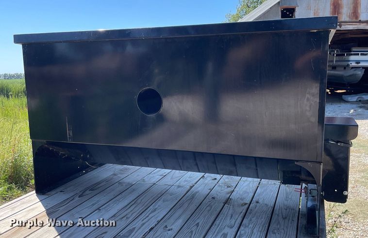 image for item HN9917 Crownline Cattle Feeders 542 Manual  cake feeder