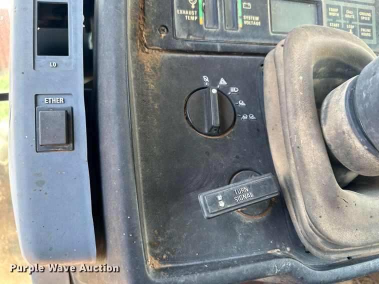 image for item KM9865 1994 Case IH 7240  MFWD tractor