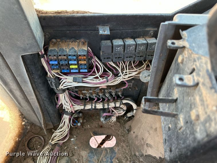 image for item KM9865 1994 Case IH 7240  MFWD tractor