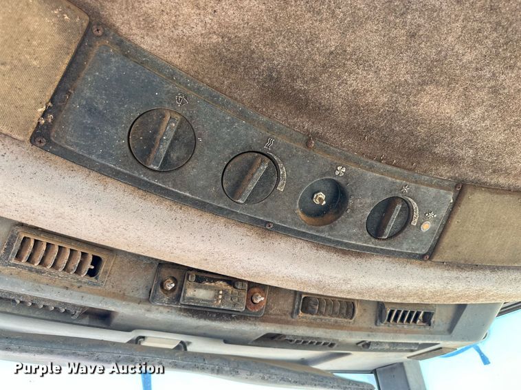 image for item KM9865 1994 Case IH 7240  MFWD tractor