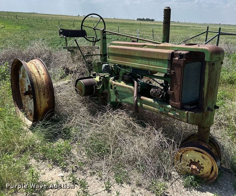 image for item KM9871 John Deere B  tractor