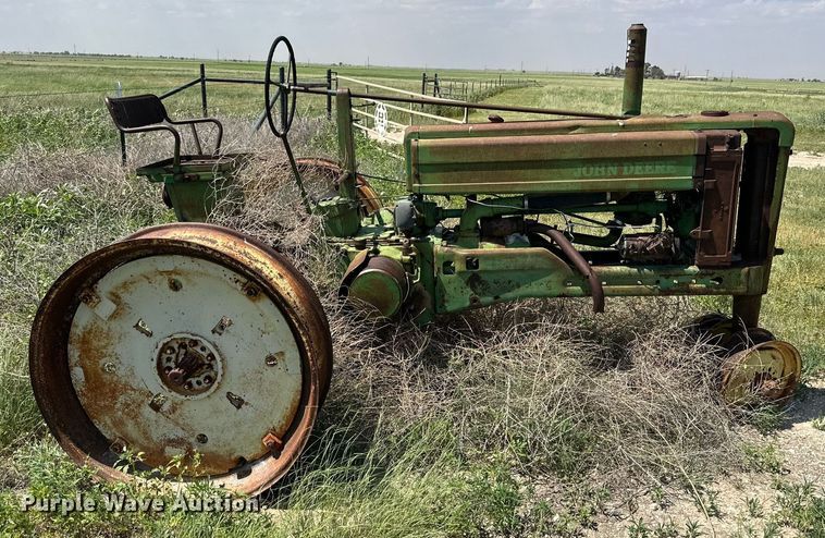 image for item KM9871 John Deere B  tractor