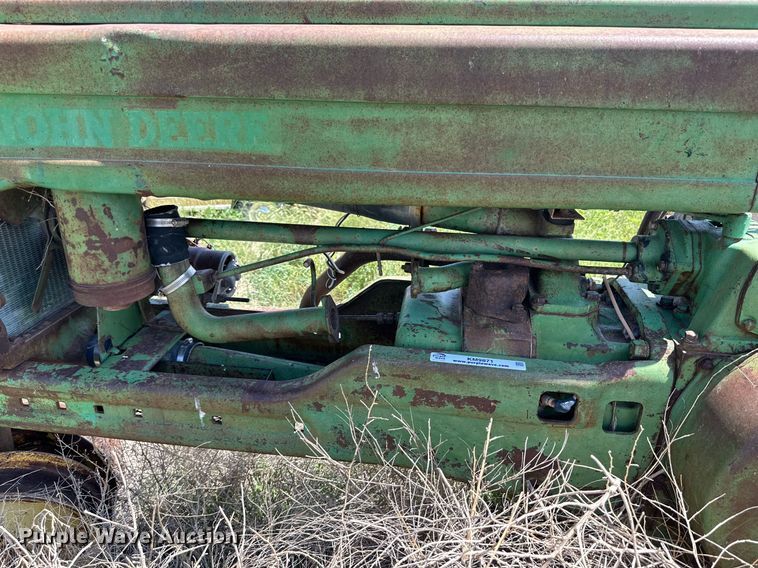 image for item KM9871 John Deere B  tractor