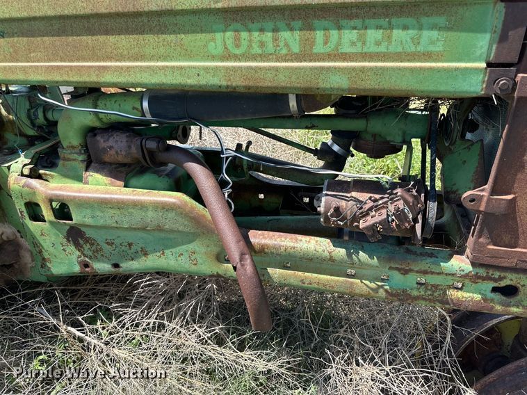 image for item KM9871 John Deere B  tractor