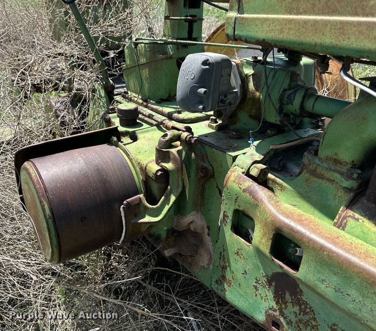 image for item KM9871 John Deere B  tractor