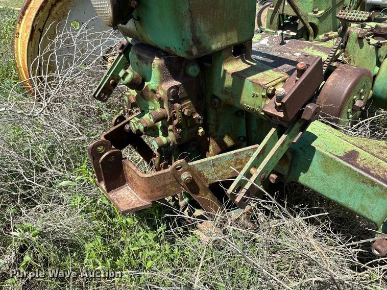 image for item KM9871 John Deere B  tractor