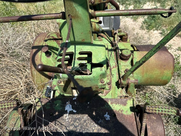 image for item KM9871 John Deere B  tractor