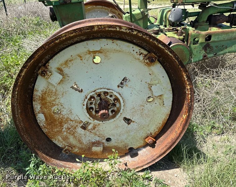 image for item KM9871 John Deere B  tractor