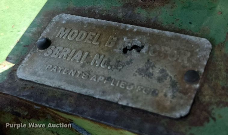 image for item KM9871 John Deere B  tractor