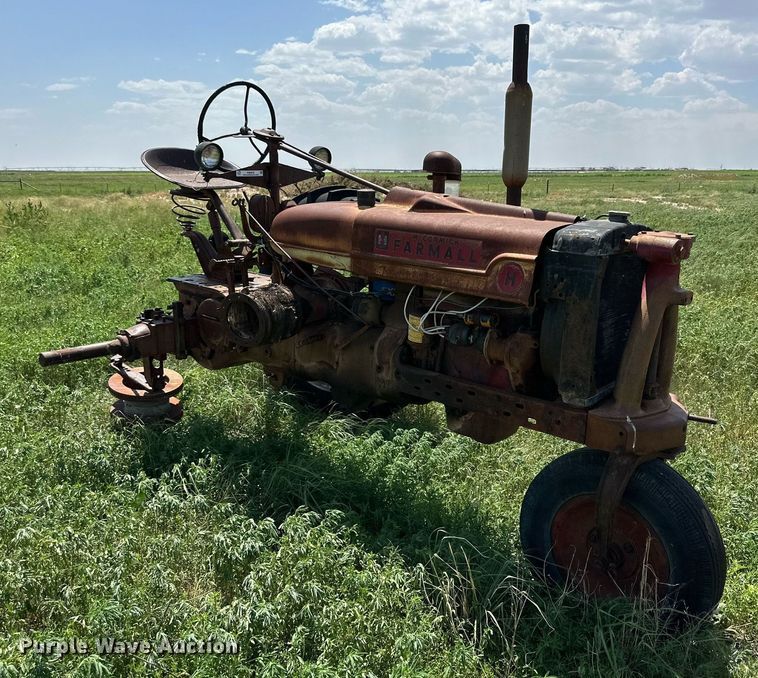 image for item KM9876 1941 Farmall H  tractor
