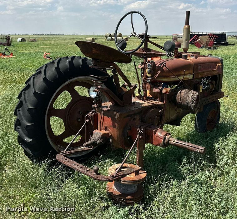 image for item KM9876 1941 Farmall H  tractor