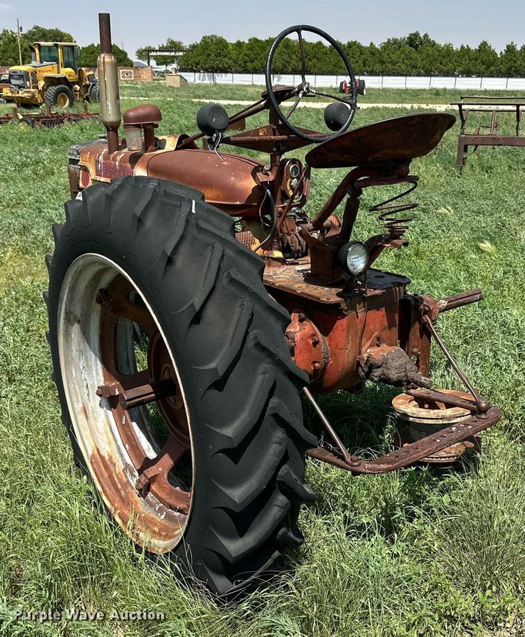 image for item KM9876 1941 Farmall H  tractor