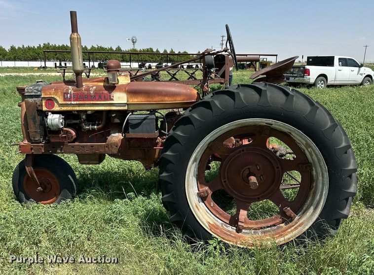 image for item KM9876 1941 Farmall H  tractor