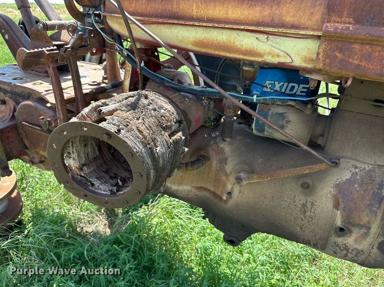 image for item KM9876 1941 Farmall H  tractor