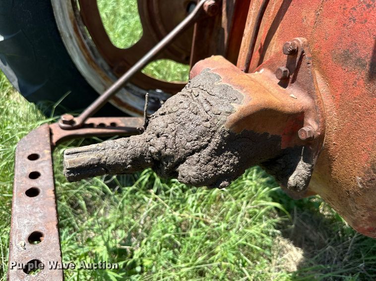 image for item KM9876 1941 Farmall H  tractor