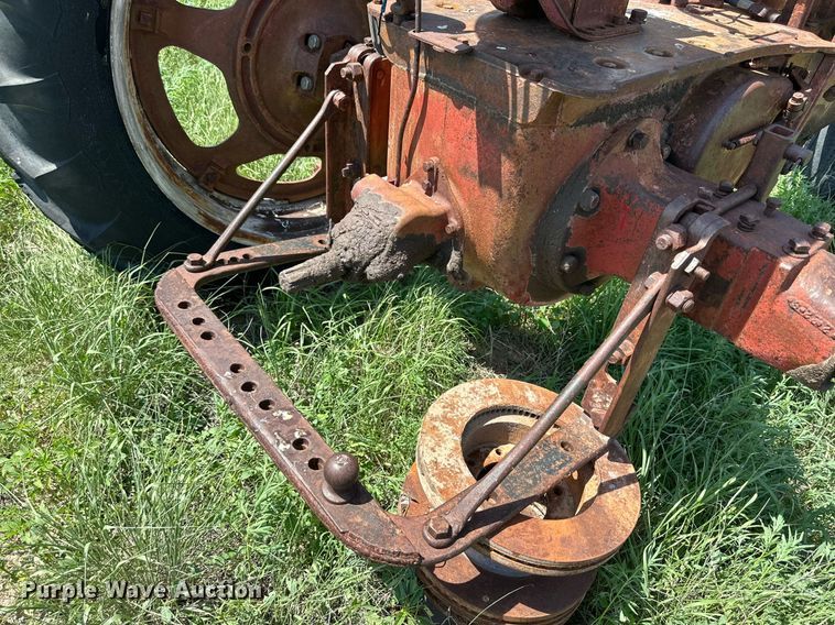 image for item KM9876 1941 Farmall H  tractor