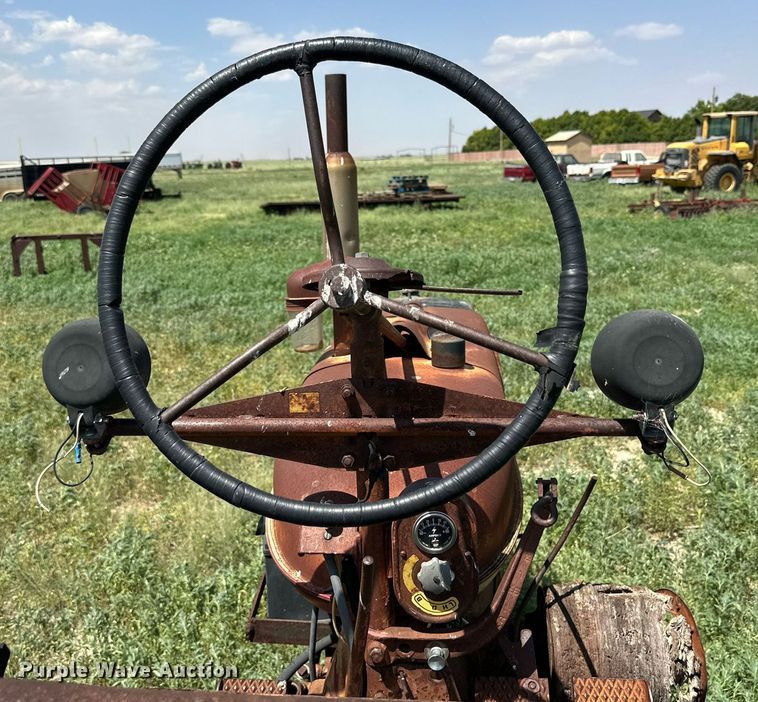 image for item KM9876 1941 Farmall H  tractor