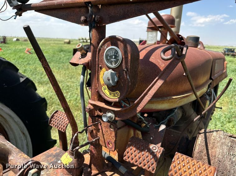 image for item KM9876 1941 Farmall H  tractor