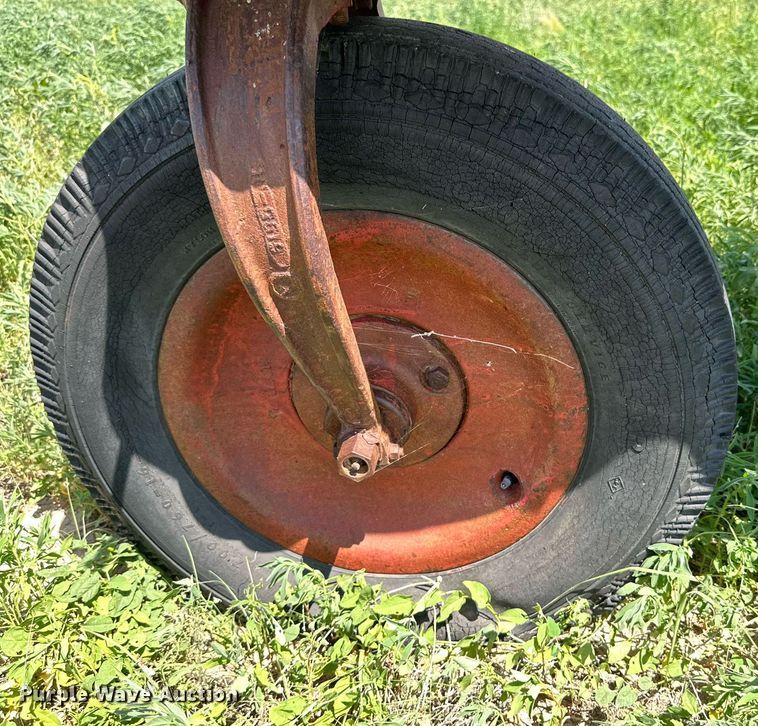 image for item KM9876 1941 Farmall H  tractor