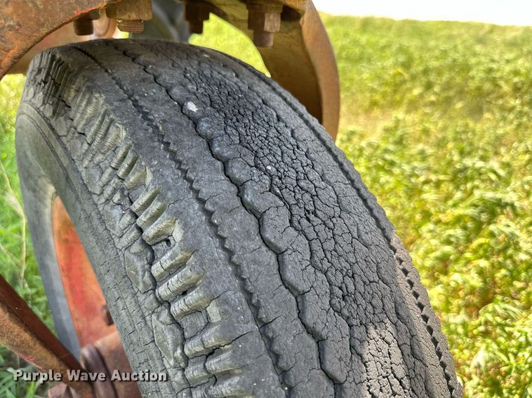 image for item KM9876 1941 Farmall H  tractor