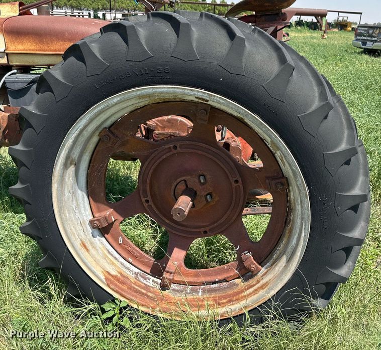 image for item KM9876 1941 Farmall H  tractor