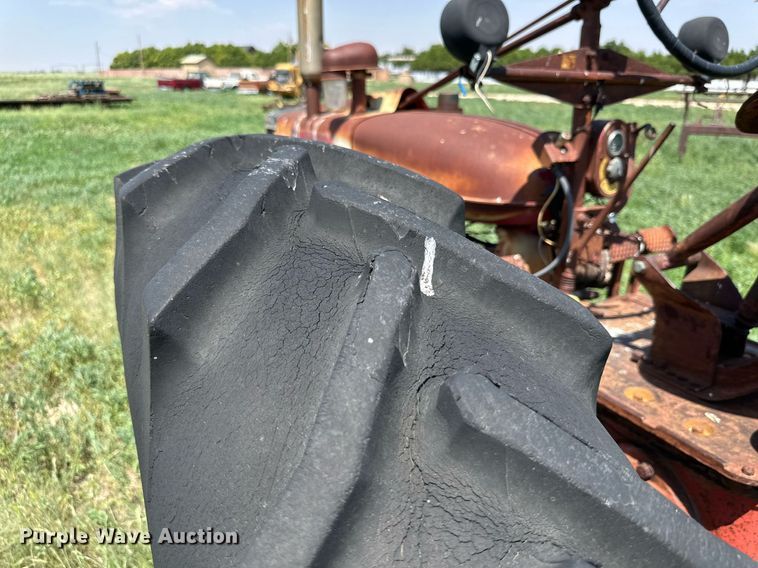 image for item KM9876 1941 Farmall H  tractor