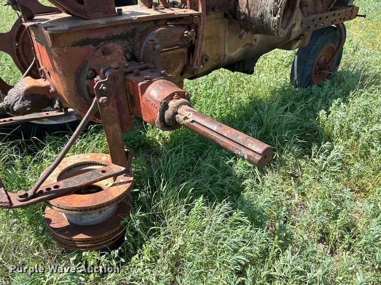 image for item KM9876 1941 Farmall H  tractor