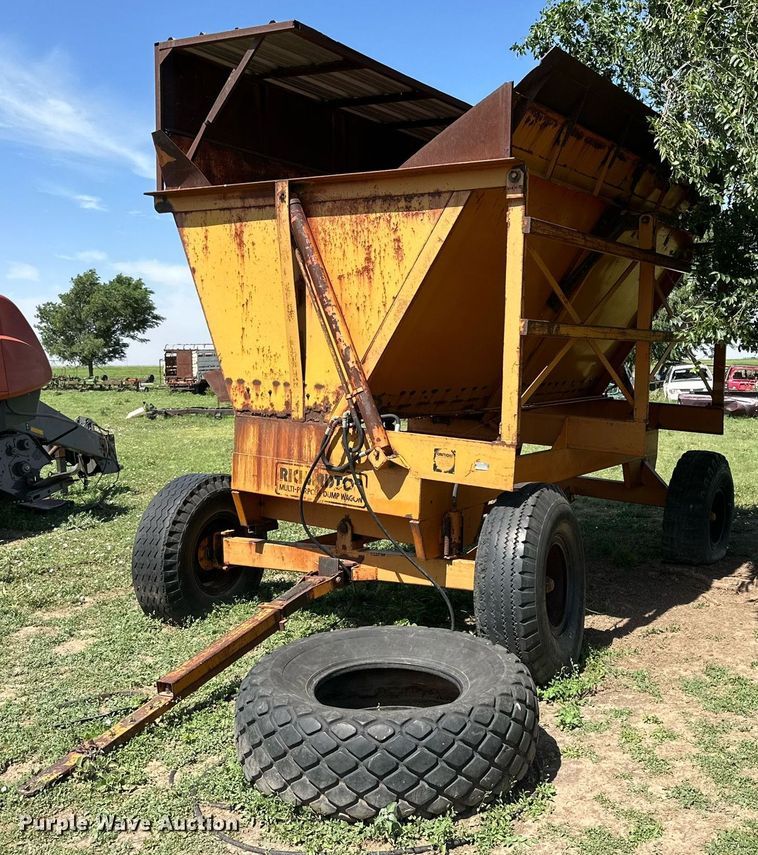 image for item KM9880 Richardton 1400  silage dump wagon