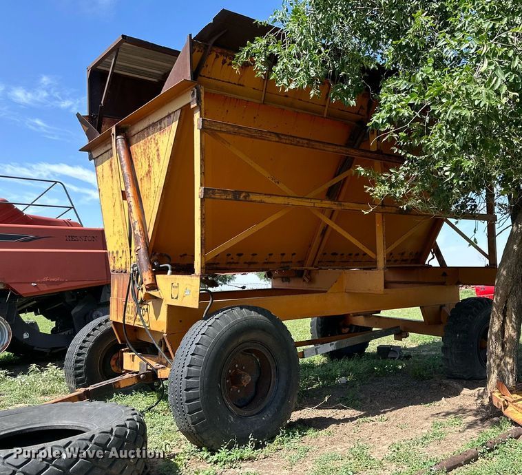 image for item KM9880 Richardton 1400  silage dump wagon