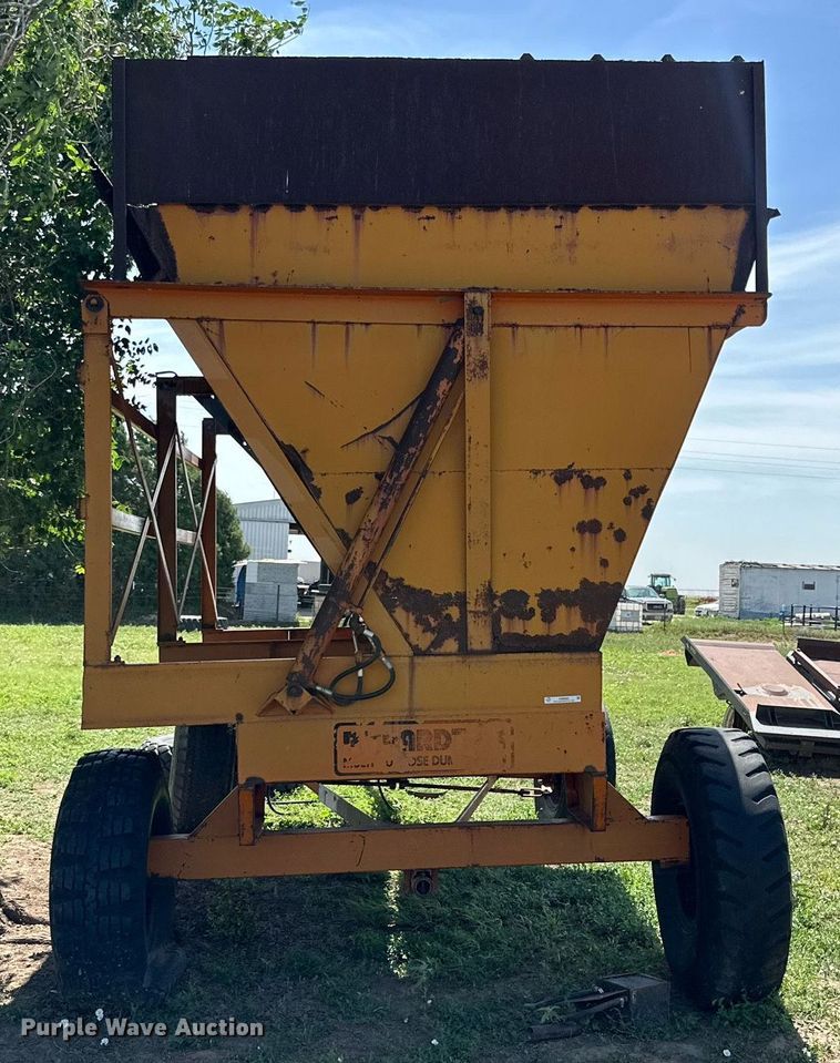 image for item KM9880 Richardton 1400  silage dump wagon