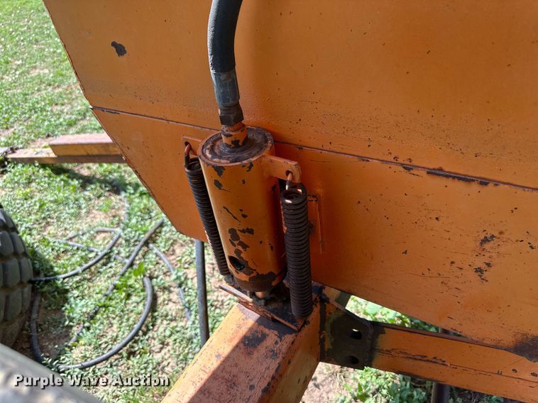 image for item KM9880 Richardton 1400  silage dump wagon