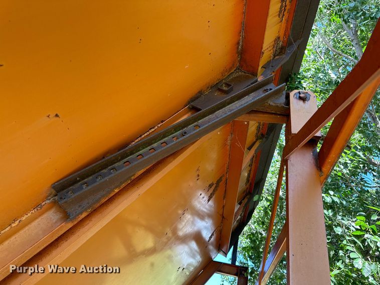 image for item KM9880 Richardton 1400  silage dump wagon