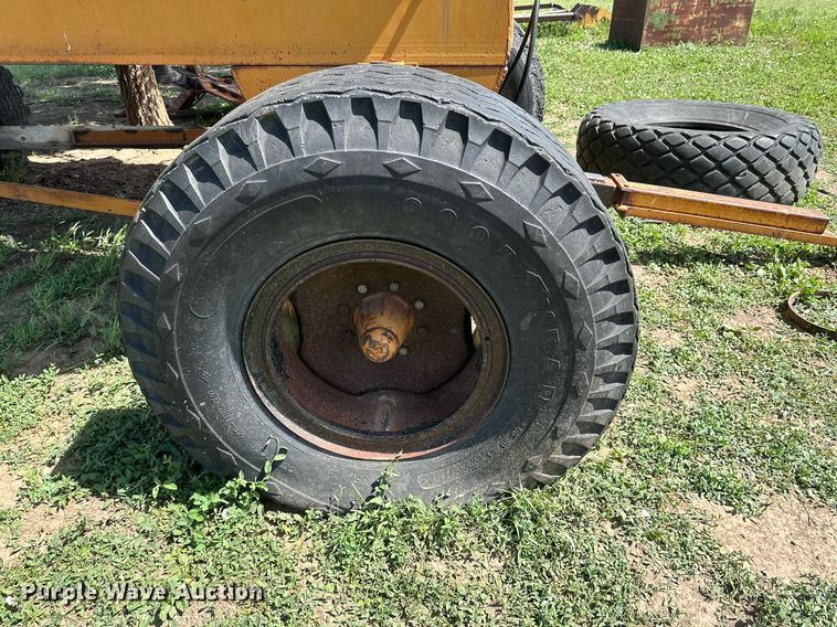 image for item KM9880 Richardton 1400  silage dump wagon