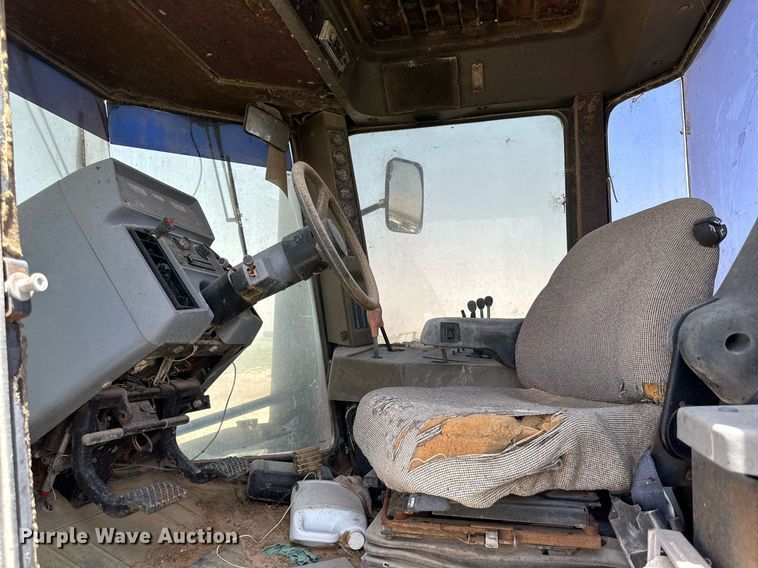 image for item KM9891 1997 Case IH 9350  4WD tractor