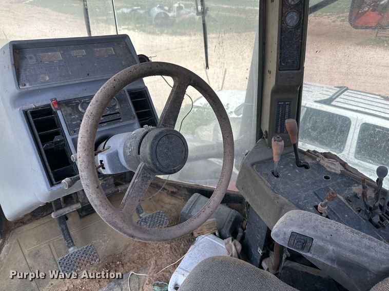 image for item KM9891 1997 Case IH 9350  4WD tractor