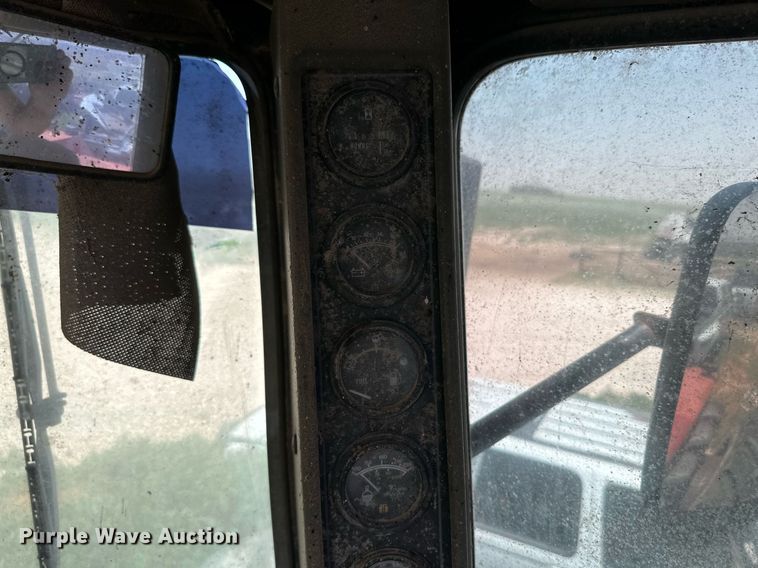 image for item KM9891 1997 Case IH 9350  4WD tractor