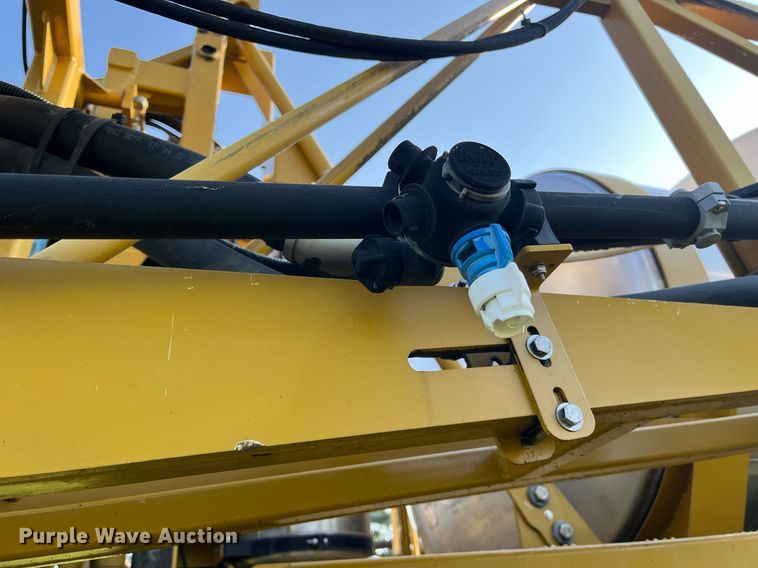 image for item KV9950 2009 Ag-Chem RoGator 1084SSC  sprayer