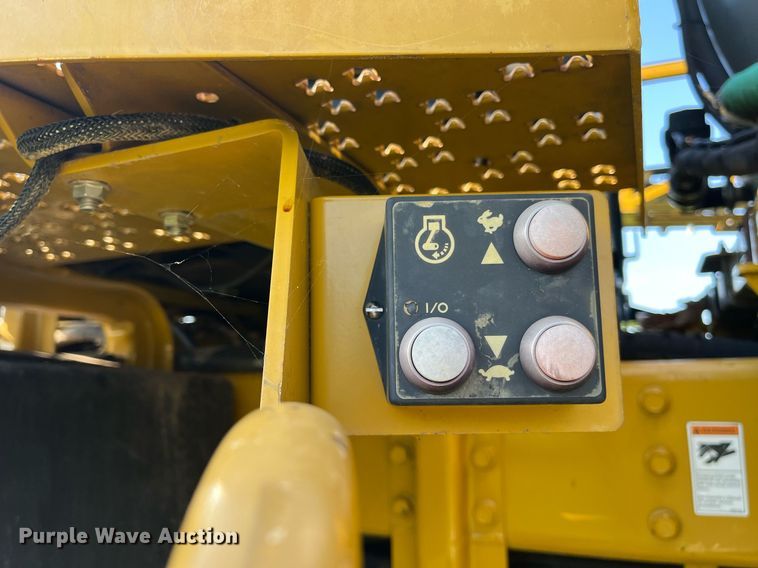 image for item KV9950 2009 Ag-Chem RoGator 1084SSC  sprayer