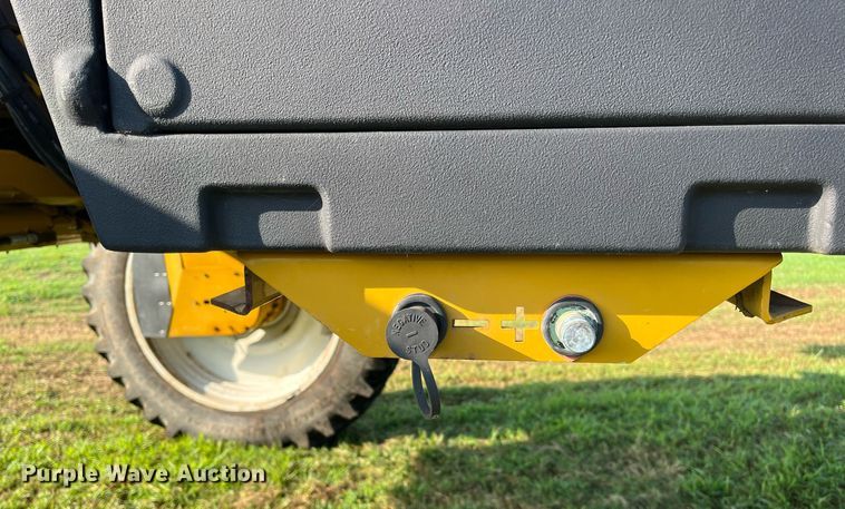 image for item KV9950 2009 Ag-Chem RoGator 1084SSC  sprayer