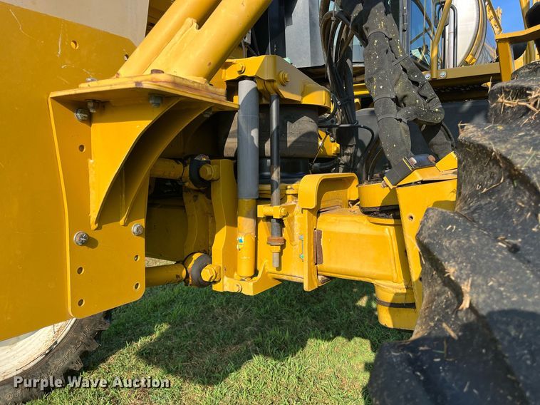 image for item KV9950 2009 Ag-Chem RoGator 1084SSC  sprayer